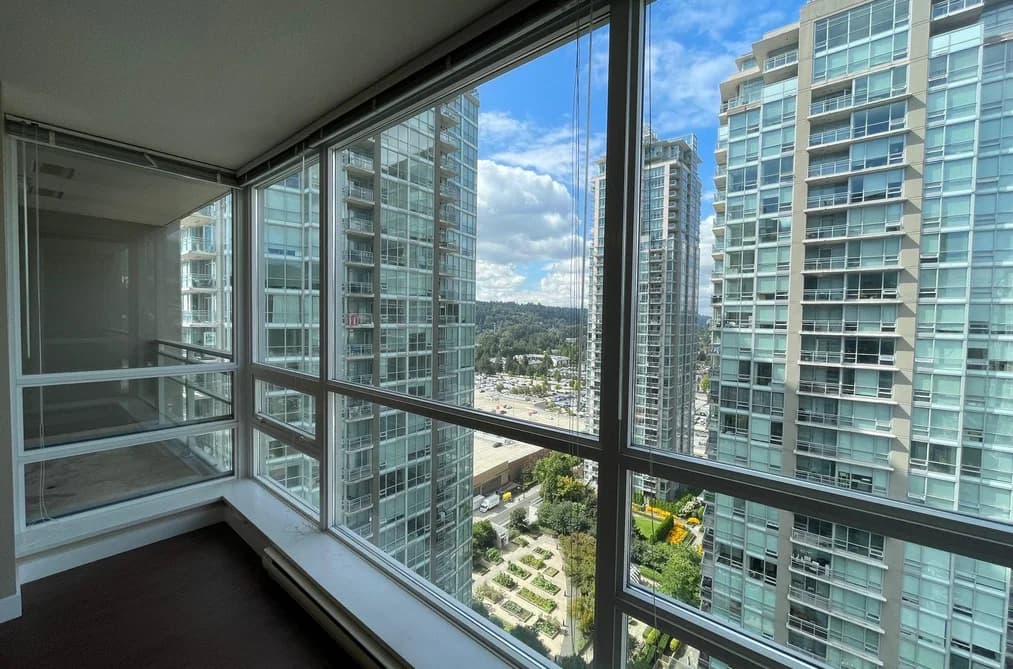 2607 2978 GLEN DRIVE, Coquitlam, BC — Residential for Sale - Photo 2