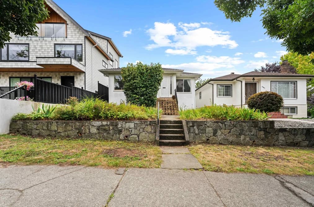 2608 E 4TH AVENUE, Vancouver, BC — Residential for Sale - Main Photo