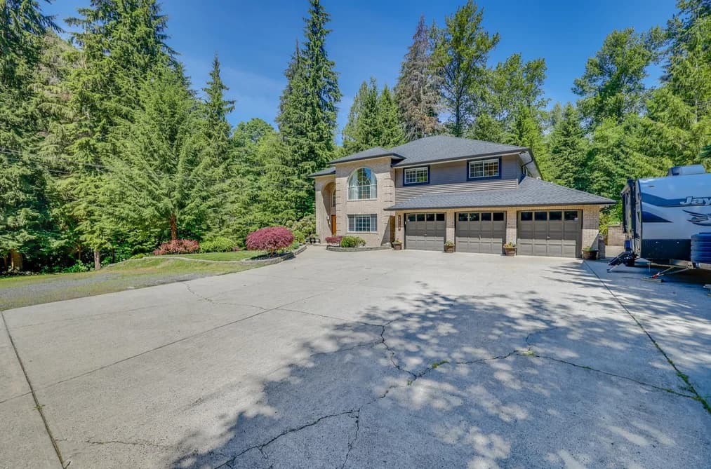26115 124 AVENUE, Maple Ridge, BC — Residential for Sale - Photo 2