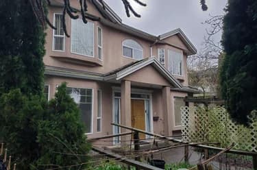 House for sale at 2612 E 49th Avenue Vancouver British Columbia - MLS: R3103985