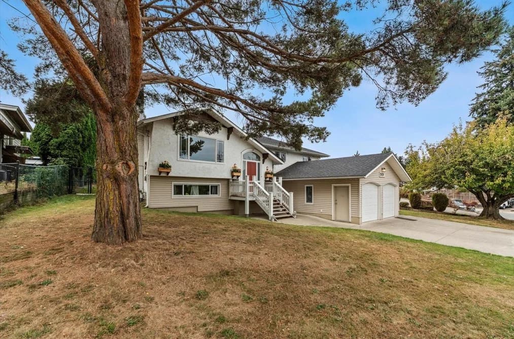 2629 SUNNYSIDE CRESCENT, Abbotsford, BC — Residential for Sale - Photo 2
