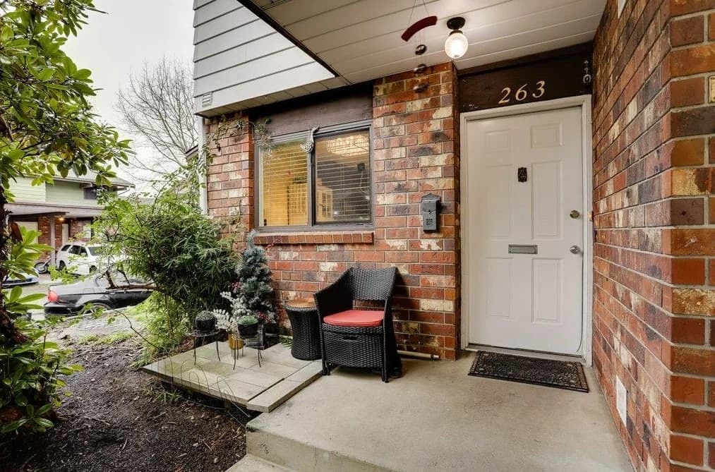 263 7493 140 STREET, Surrey, BC — Residential for Sale - Photo 2