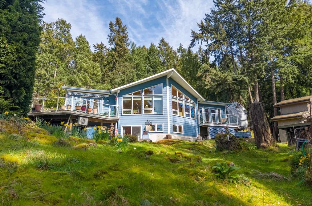2635 SHOAL ROAD, Pender Island, BC — Residential for Sale - Photo 2