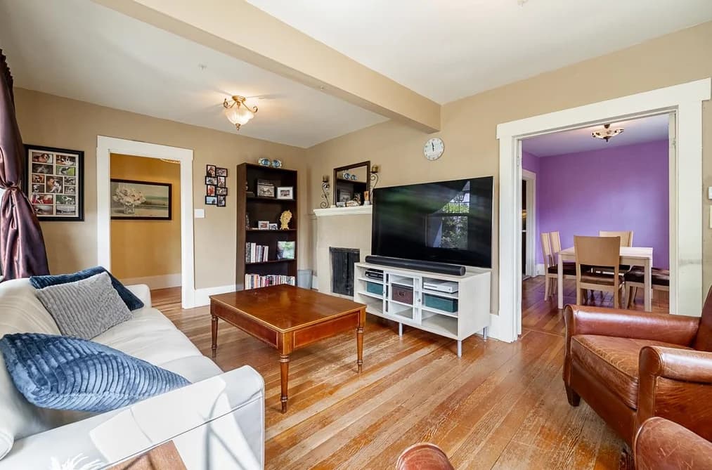 264 W QUEENS ROAD, North Vancouver, BC — Residential for Sale - Main Photo