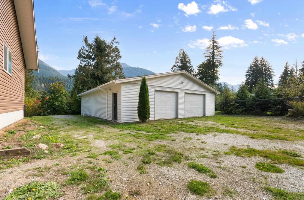 26542 REYNOLDS ROAD, Hope, BC — Residential for Sale - Photo 2