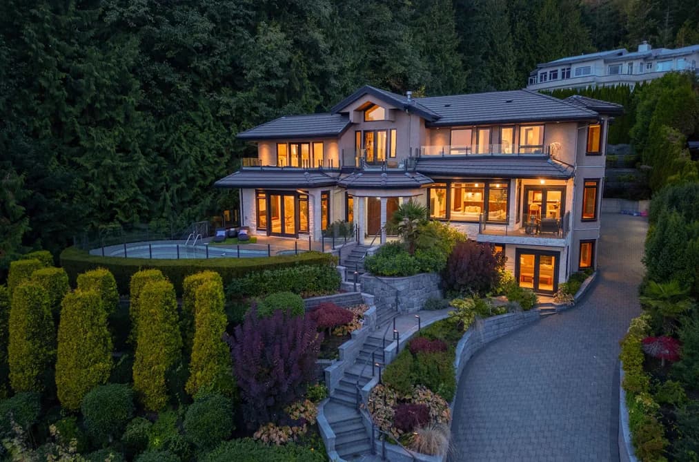 2673 FINCH HILL, West Vancouver, BC — Residential for Sale - Main Photo