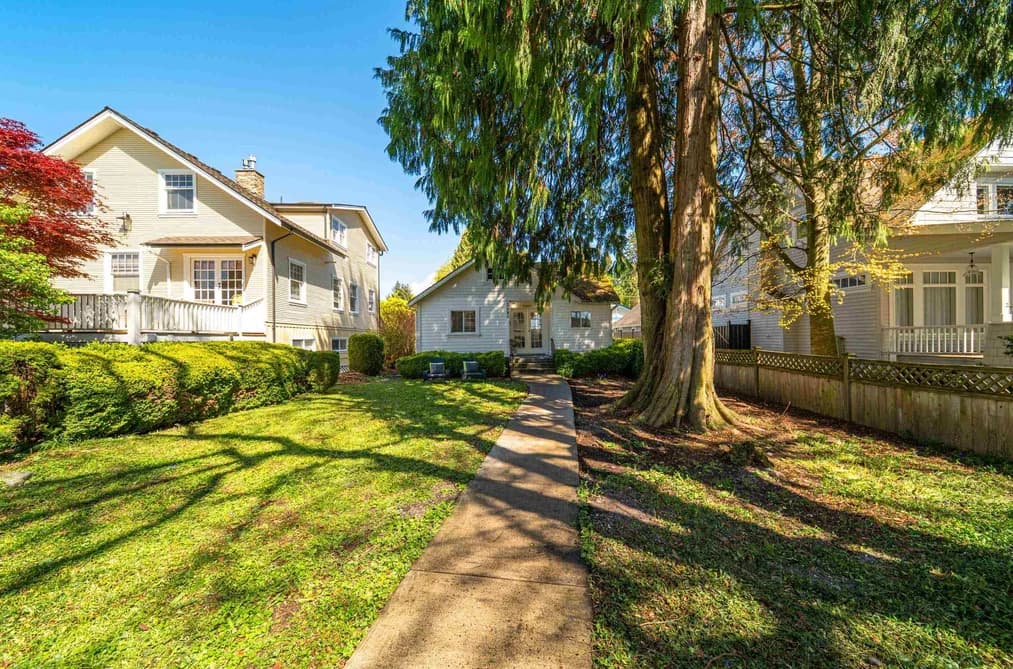 2680 MCBRIDE AVENUE, Surrey, BC — Residential for Sale - Photo 2