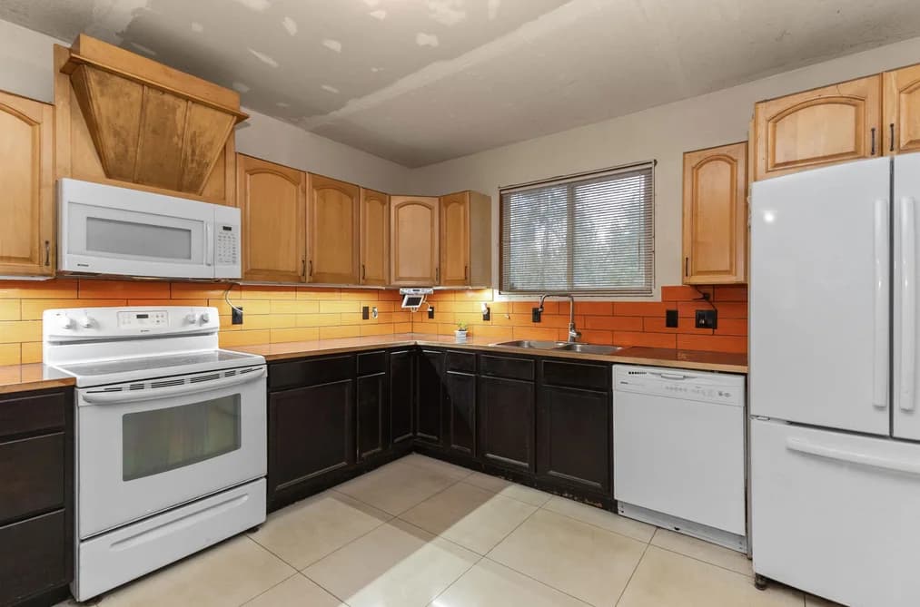 26814 DEWDNEY TRUNK ROAD, Maple Ridge, BC — Residential for Sale - Photo 2