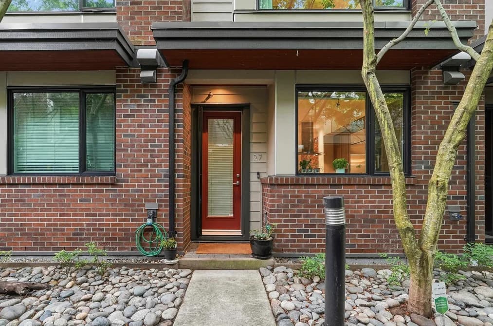 27 230 SALTER STREET, New Westminster, BC — Residential for Sale - Photo 2