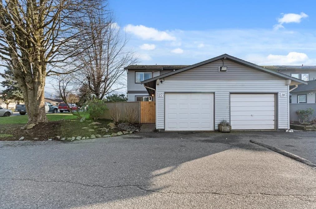 27 46689 FIRST AVENUE, Chilliwack, BC — Residential for Sale - Photo 2