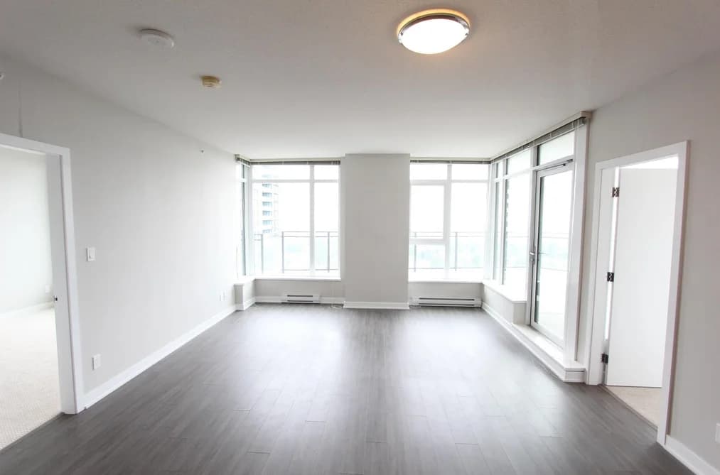 2701 4900 LENNOX LANE, Burnaby, BC — Residential for Sale - Photo 2