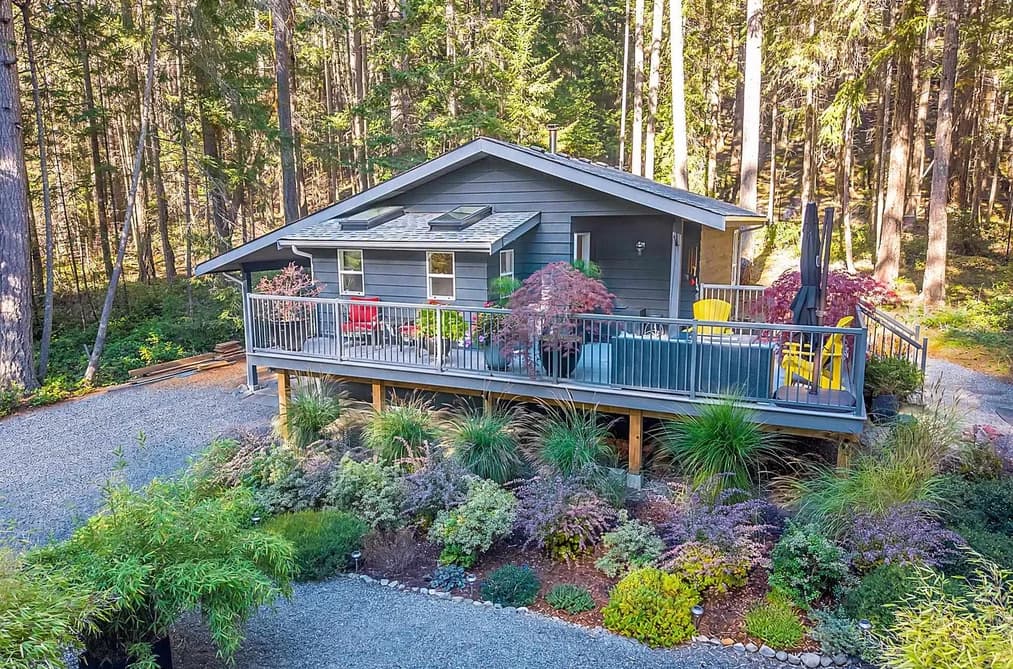 2701 GALLEY CRESCENT, Pender Island, BC — Residential for Sale - Main Photo