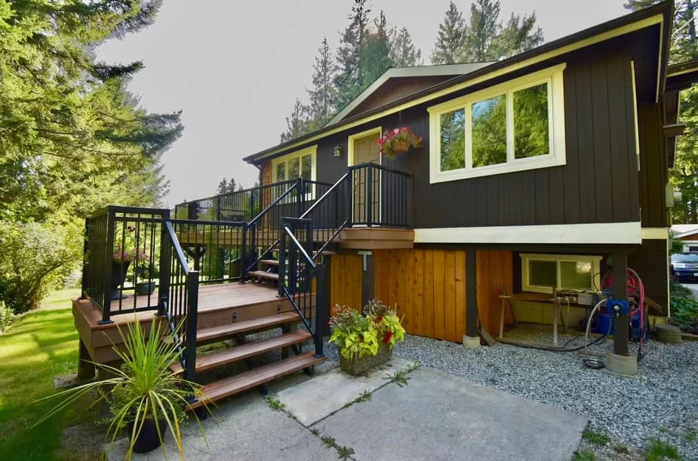 2703 ROBINSON ROAD, Roberts Creek, BC — Residential for Sale - Main Photo