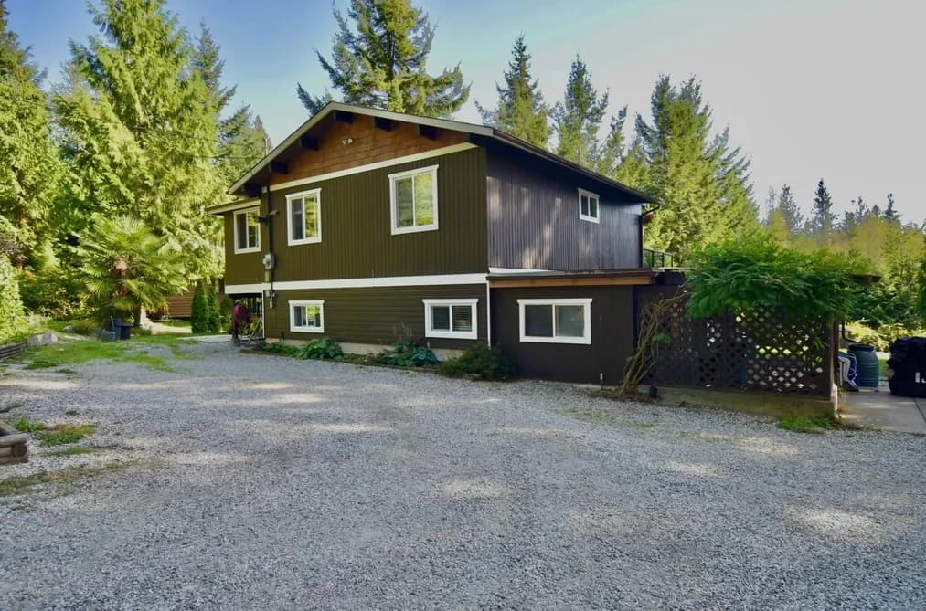 2703 ROBINSON ROAD, Roberts Creek, BC — Residential for Sale - Photo 2