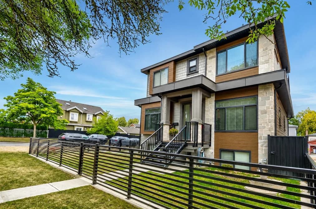 2705 WAVERLEY AVENUE, Vancouver, BC — Residential for Sale - Main Photo