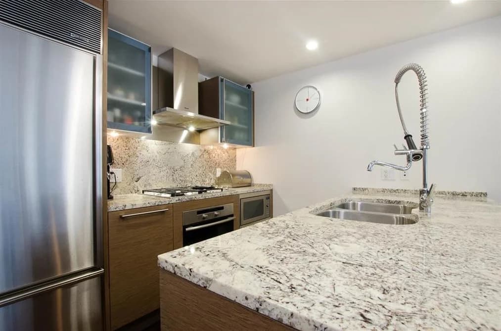 270X 1111 ALBERNI STREET, Vancouver BC V6E 4V2 - Photo 1