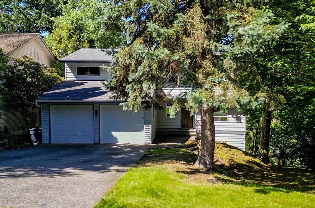 2716 ST MORITZ WAY, Abbotsford, BC — Residential for Sale - Photo 2