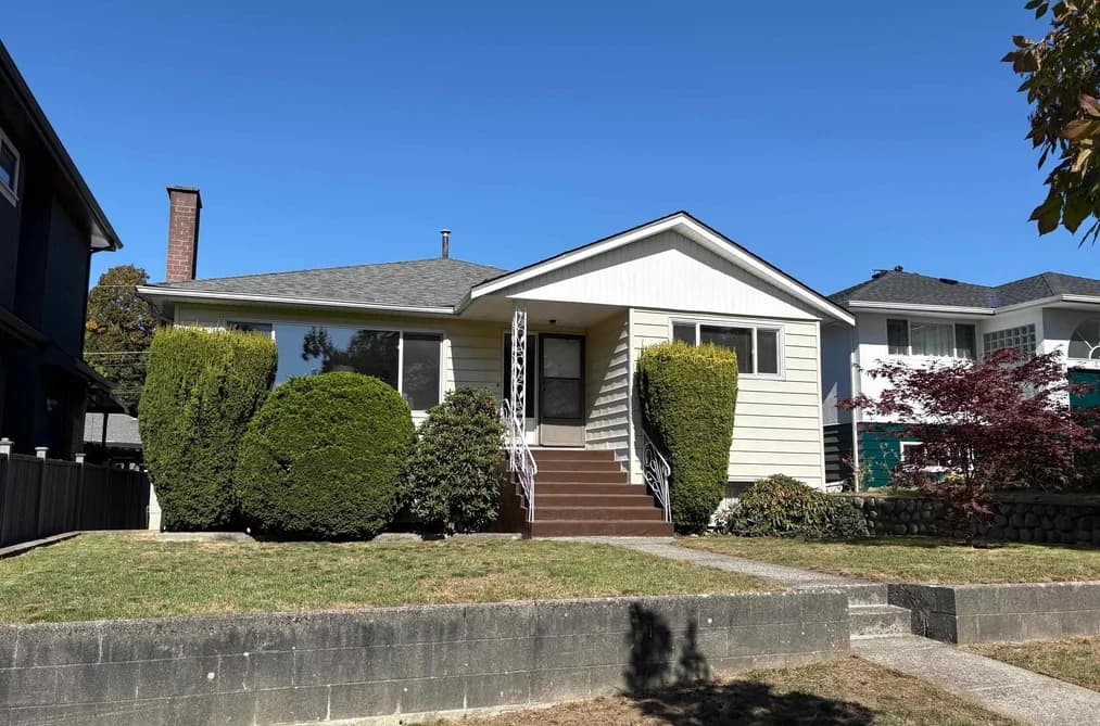 2717 WAVERLEY AVENUE, Vancouver, BC — Residential for Sale - Main Photo