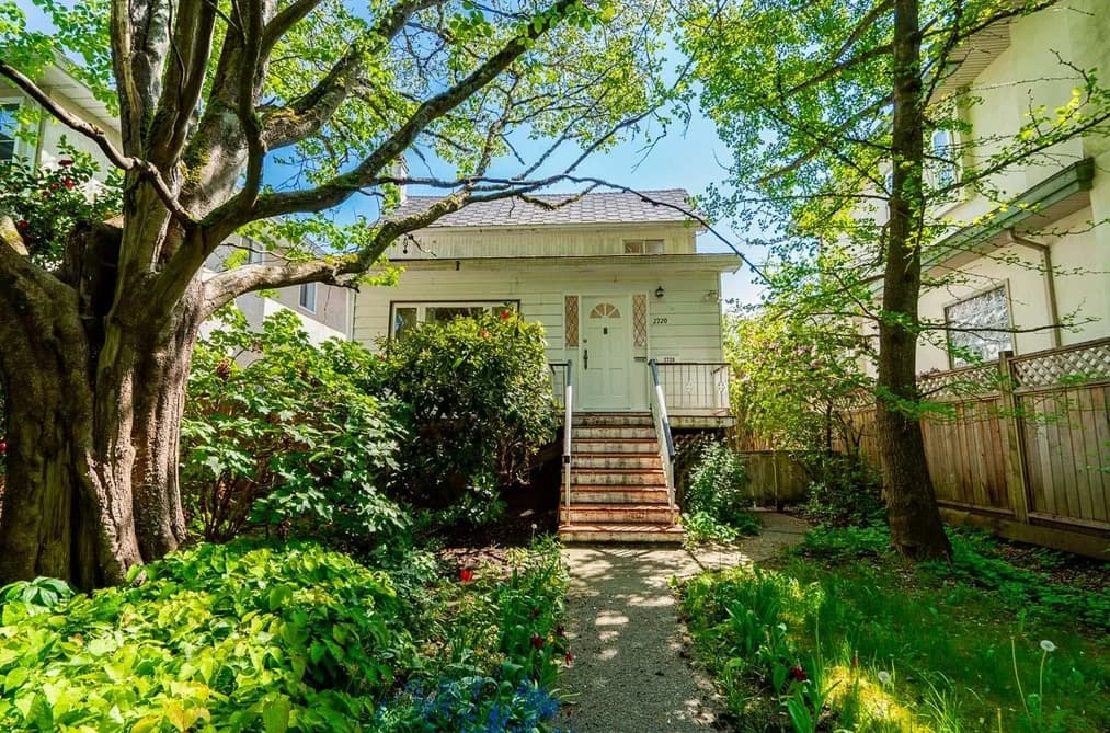 2720 W 24TH AVENUE, Vancouver, BC — Residential for Sale - Main Photo