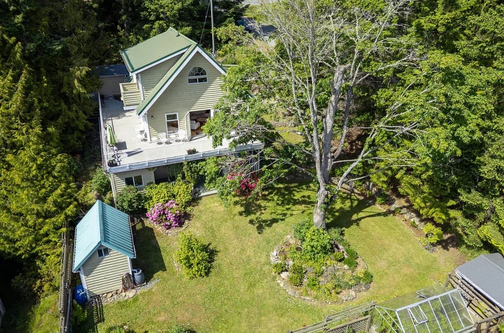 273 LEIGHTON LANE, Mayne Island, BC — Residential for Sale - Photo 2