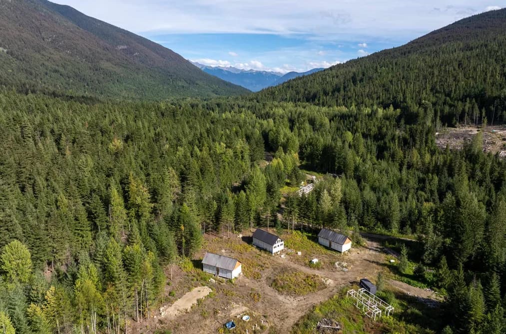 2730 BLACKWATER ROAD, D'Arcy BC V0N 1L0, D'Arcy, BC — Residential for Sale - Photo 2