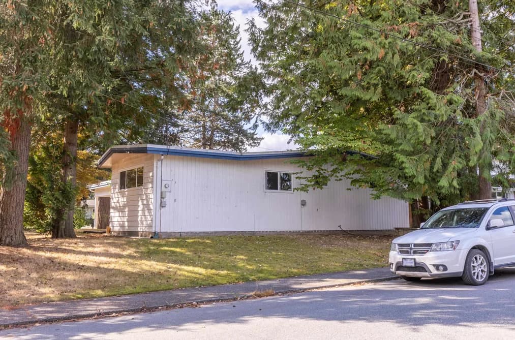 2745 ASH STREET, Abbotsford, BC — Residential for Sale - Photo 2