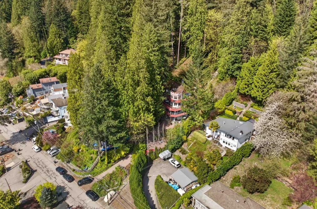 2755 PANORAMA DRIVE, North Vancouver, BC — Residential for Sale - Photo 2