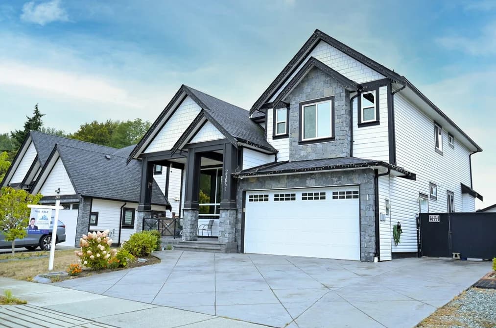27641 LUNDEBERG AVENUE, Abbotsford, BC — Residential for Sale - Main Photo