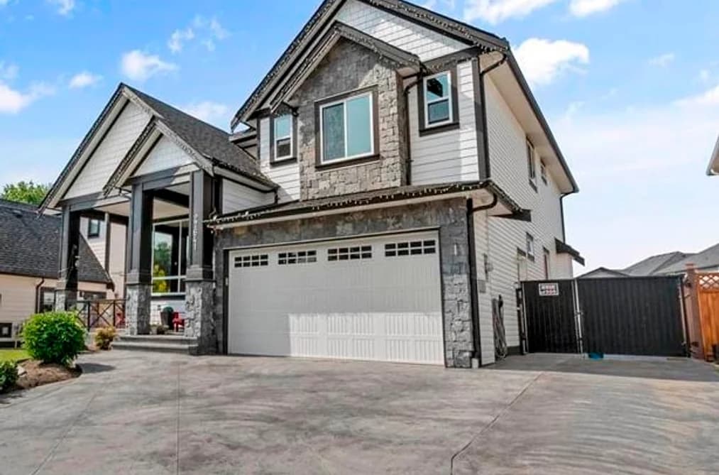 27641 LUNDEBERG AVENUE AVENUE, Abbotsford, BC — Residential for Sale - Main Photo