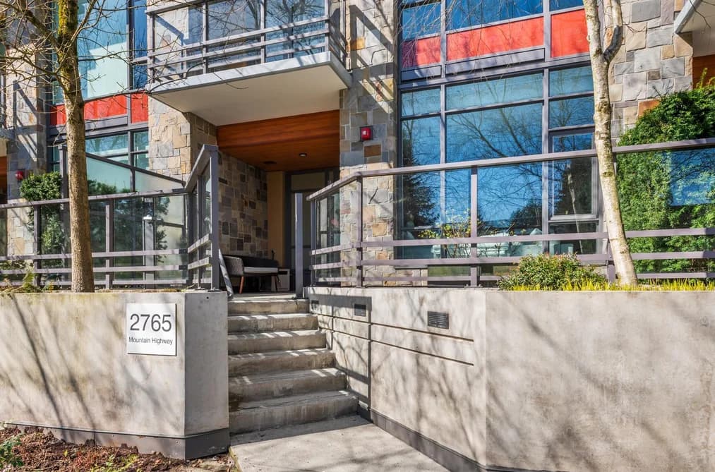 2765 MOUNTAIN HIGHWAY, North Vancouver, BC — Residential for Sale - Photo 2