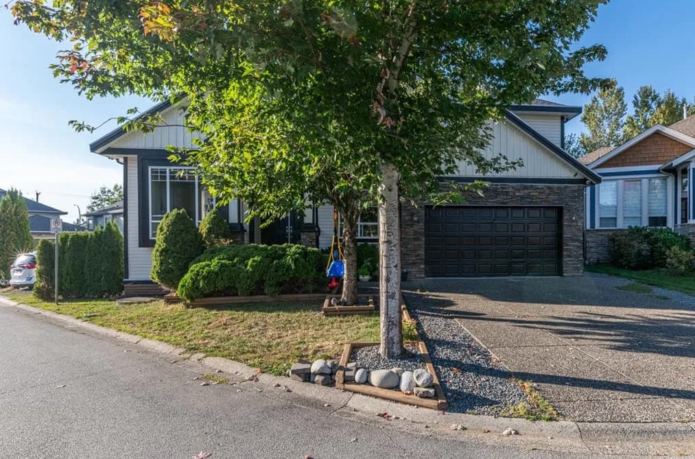 27733 SIGNAL COURT, Abbotsford, BC — Residential for Sale - Photo 2