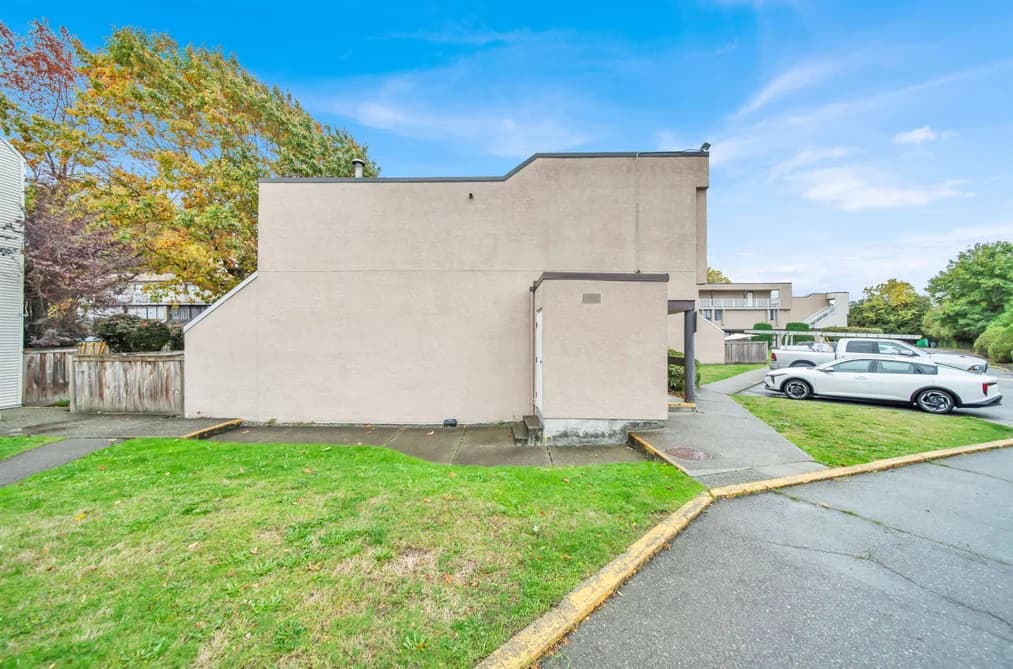 28 17702 60 AVENUE, Surrey, BC — Residential for Sale - Photo 2
