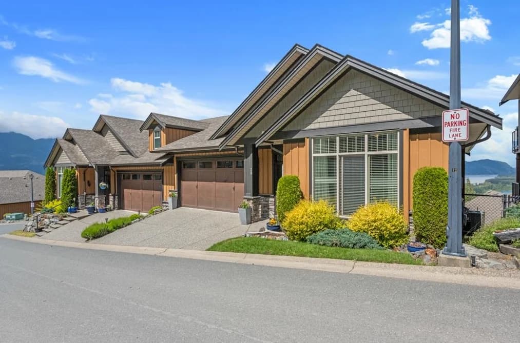 28 43540 ALAMEDA DRIVE, Chilliwack, BC — Residential for Sale - Main Photo
