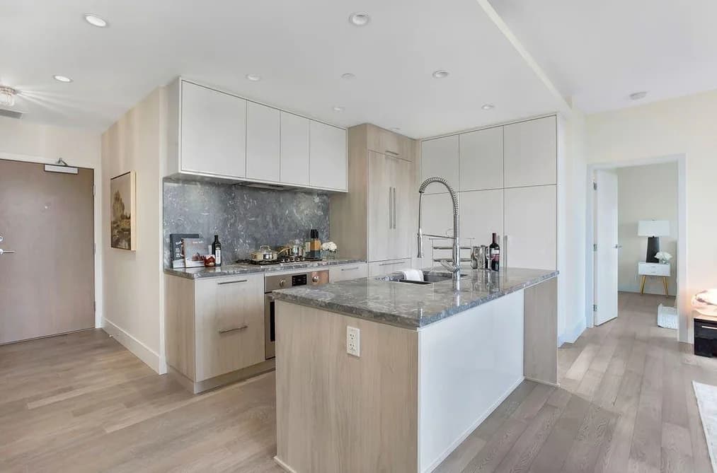 2801 680 SEYLYNN CRESCENT, North Vancouver, BC — Residential for Sale - Main Photo