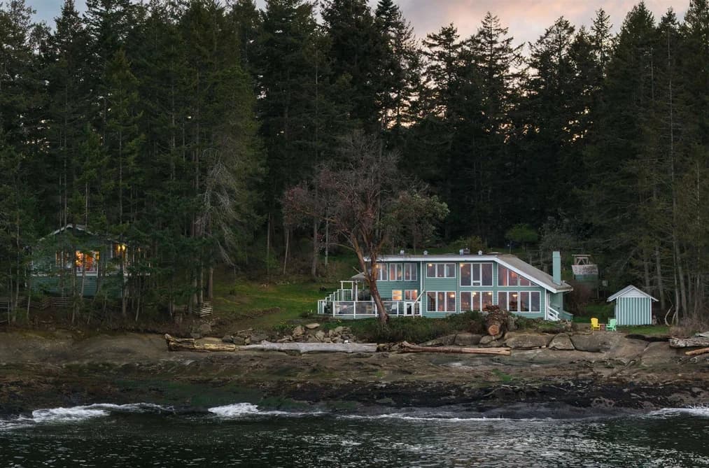 281 BELLHOUSE ROAD, Galiano Island, BC — Residential for Sale - Main Photo