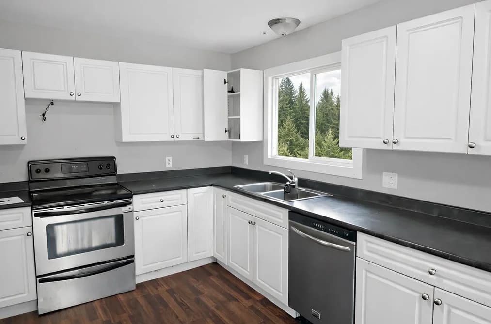 28140 56 AVENUE, Abbotsford, BC — Residential for Sale - Photo 2