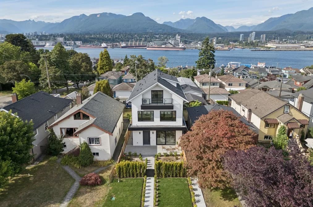 1 2815 TRINITY STREET, Vancouver, BC — Residential for Sale - Photo 2