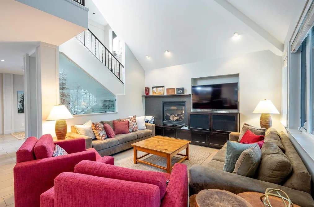 2817 CLIFFTOP LANE, Whistler, BC — Residential for Sale - Photo 2
