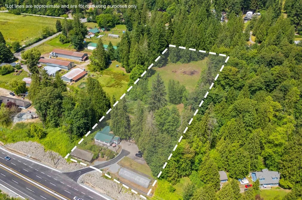28203 LOUGHEED HIGHWAY, Maple Ridge, BC — Residential for Sale - Photo 2