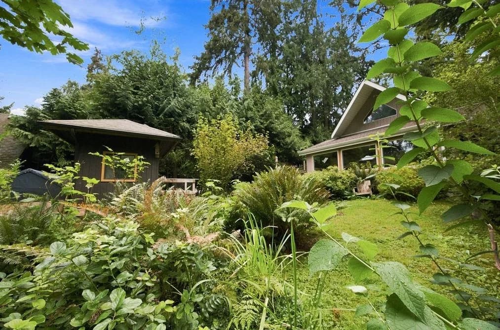 2825 LOWER ROAD, Roberts Creek, BC — Residential for Sale - Photo 2