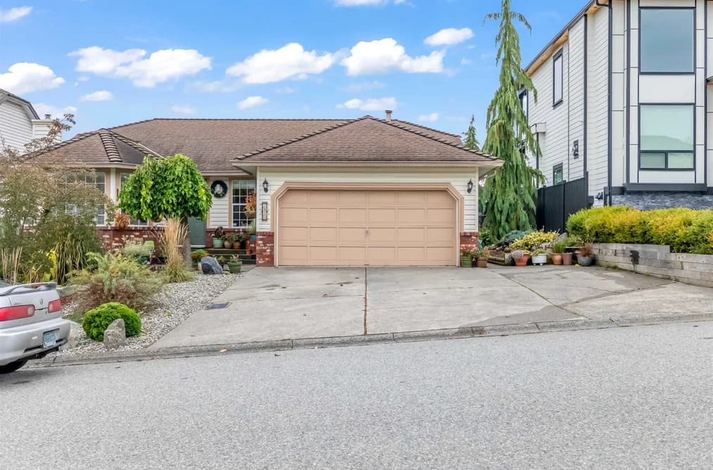 2830 CROSSLEY DRIVE, Abbotsford, BC — Residential for Sale - Main Photo
