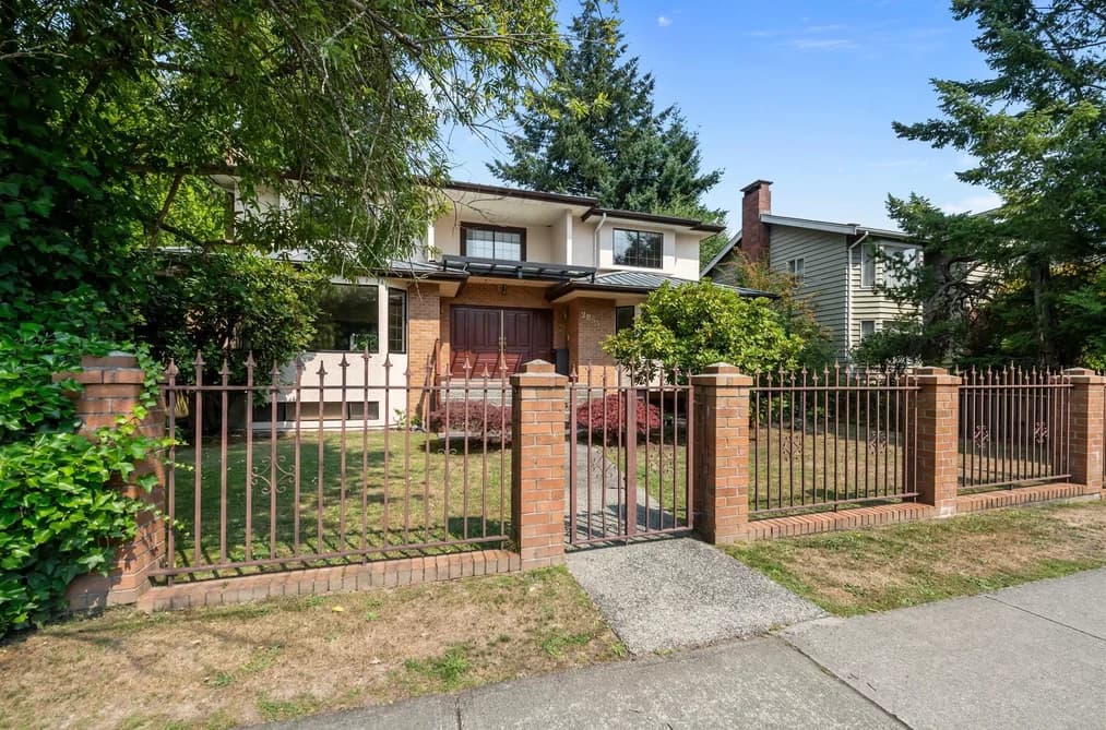 2855 W 37TH AVENUE, Vancouver, BC — Residential for Sale - Photo 2