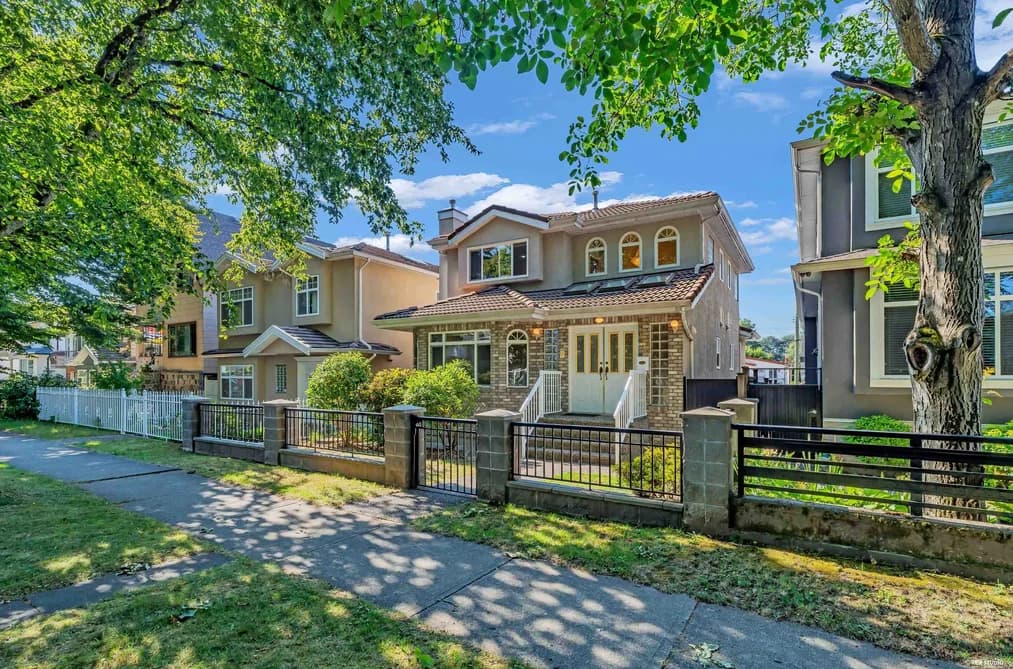 2866 E 44TH AVENUE, Vancouver, BC — Residential for Sale - Photo 2