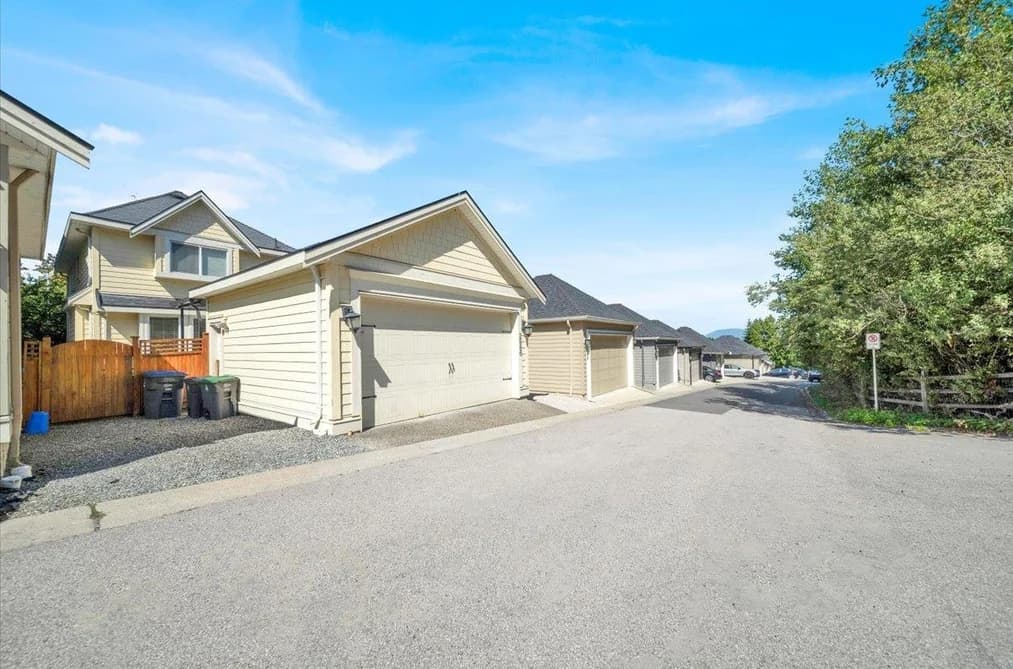 2886 160 STREET, Surrey, BC — Residential for Sale - Photo 2