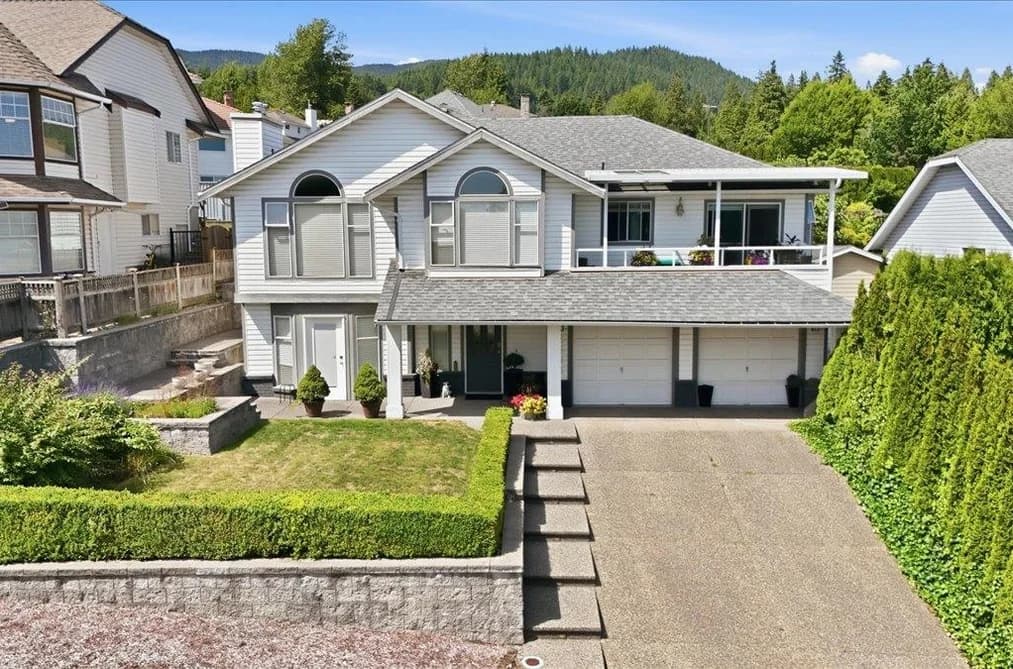 2893 DELAHAYE DRIVE, Coquitlam, BC — Residential for Sale - Photo 2