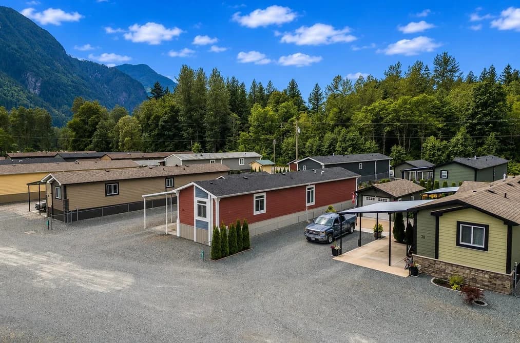 29 59060 LOUGHEED HIGHWAY, Agassiz, BC — Residential for Sale - Photo 2