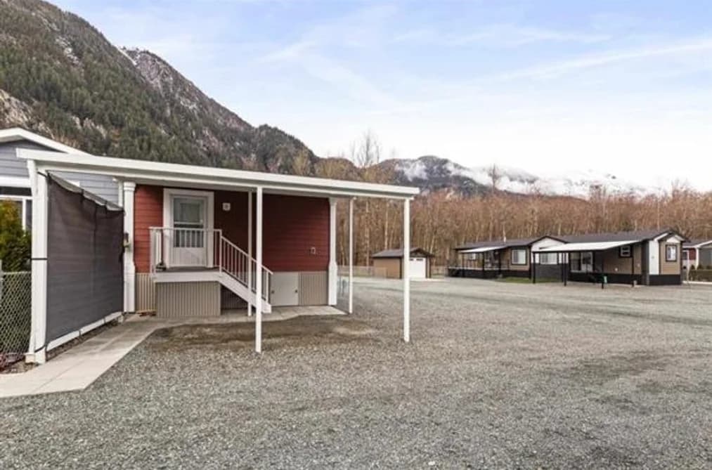 29 59060 LOUGHEED HIGHWAY, Hope, BC — Residential for Sale - Photo 2