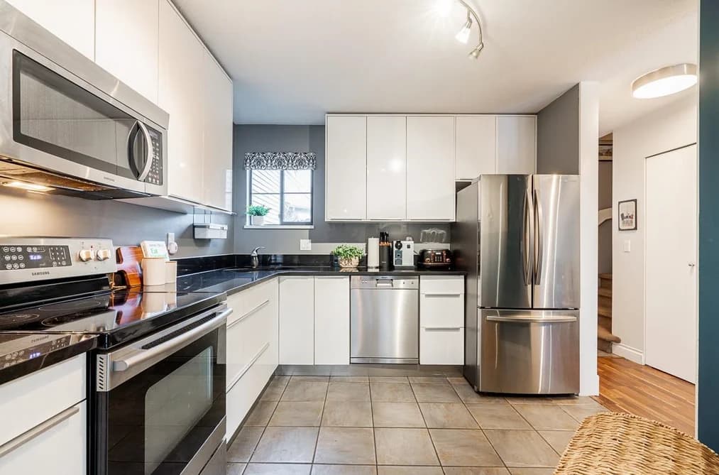 29 98 BEGIN STREET, Coquitlam, BC — Residential for Sale - Main Photo