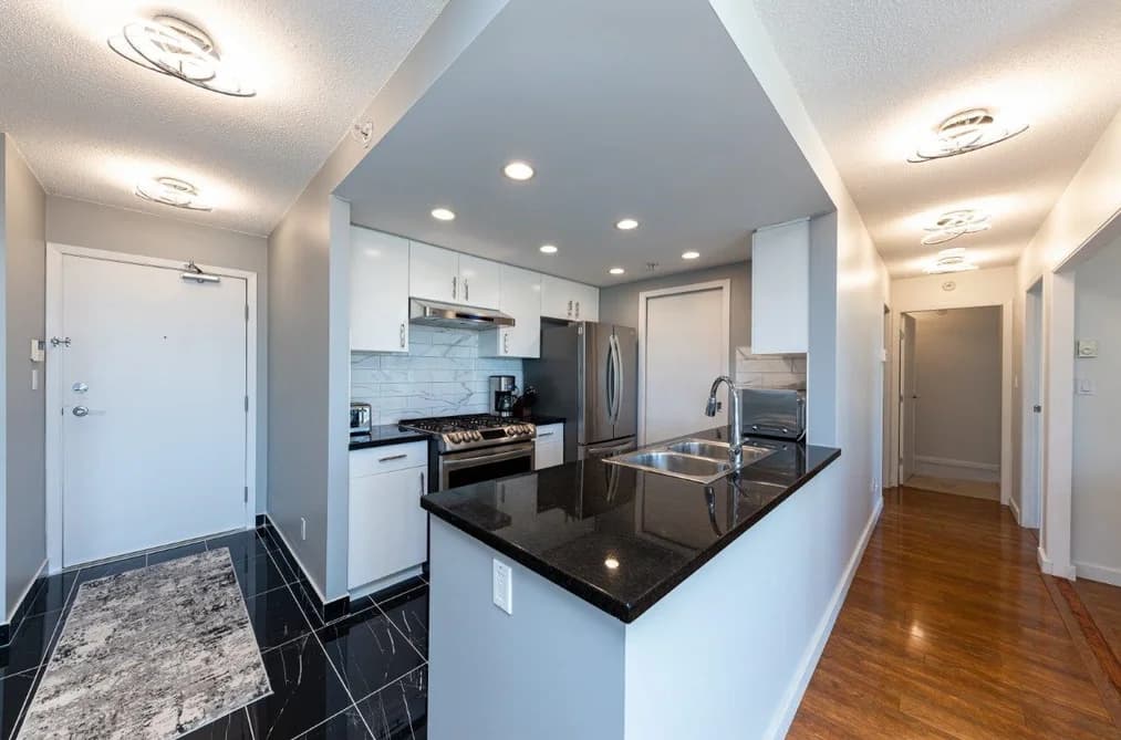 2905 1033 MARINASIDE CRESCENT, Vancouver BC V6Z 3A3 - Photo 1
