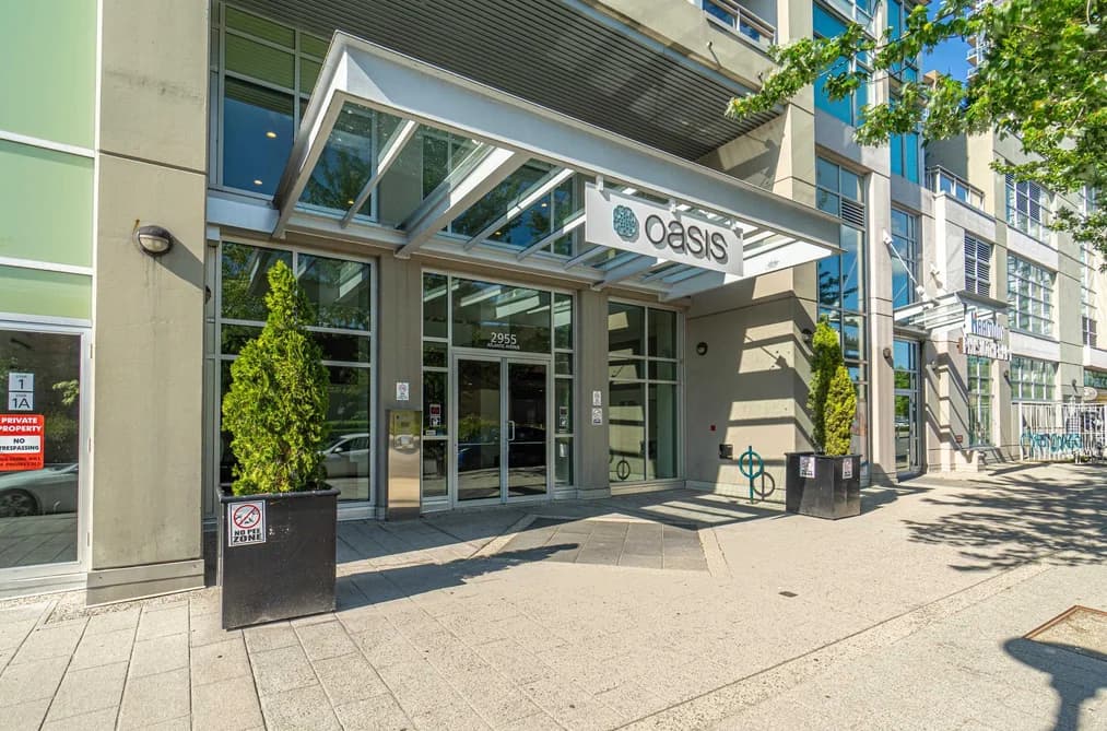 2905 2955 ATLANTIC AVENUE, Coquitlam, BC — Residential for Sale - Photo 2